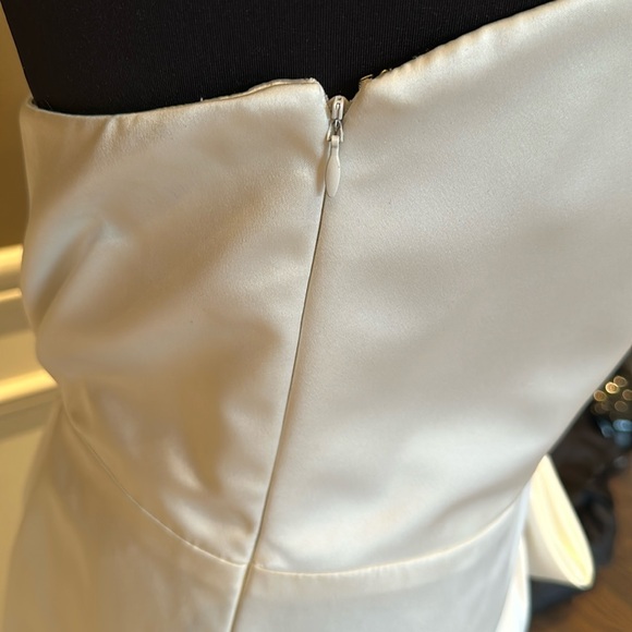 ABS Elegant white satin dress - Picture 7 of 16